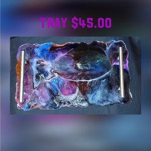 Food safe epoxy resin cutting boards & trays can do many different colors.